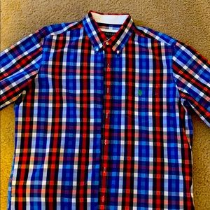 This shirt is to big for me.